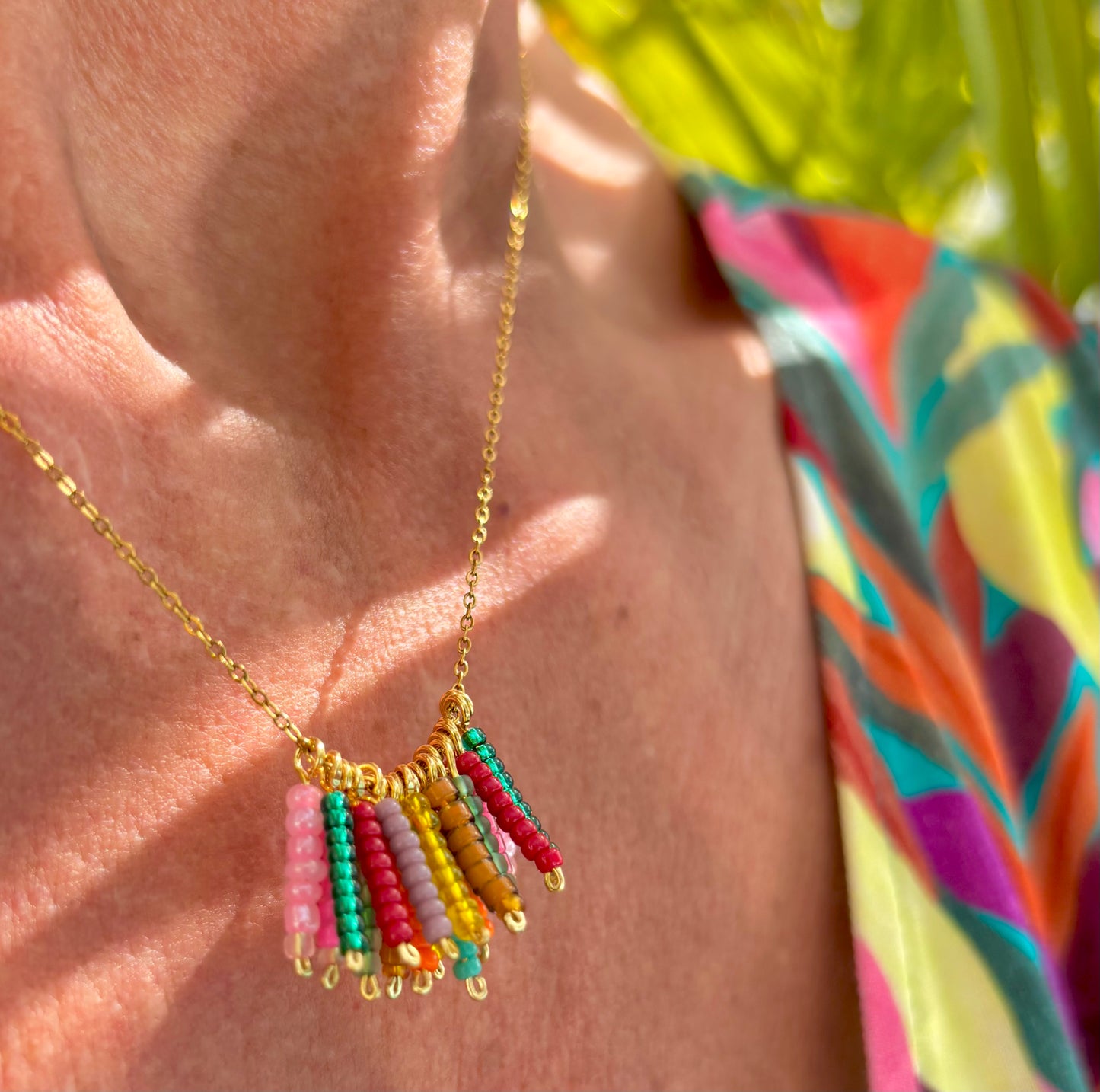 Flower Power Summer Set, Ohrringe und Halskette als bunte Sommer-Kombination mit wunderschönen Rocailles- Perlen