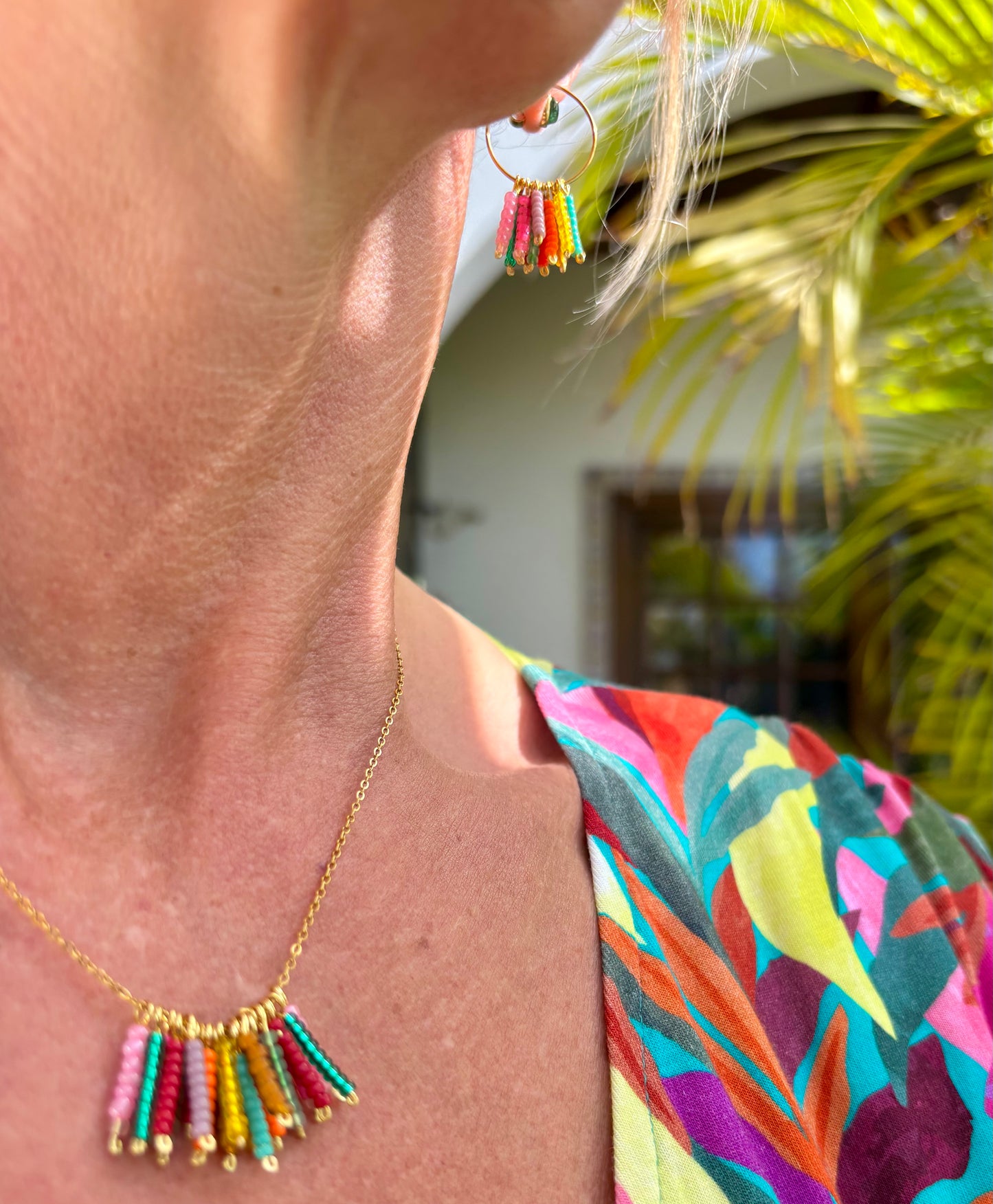 Flower Power Summer Set, Ohrringe und Halskette als bunte Sommer-Kombination mit wunderschönen Rocailles- Perlen