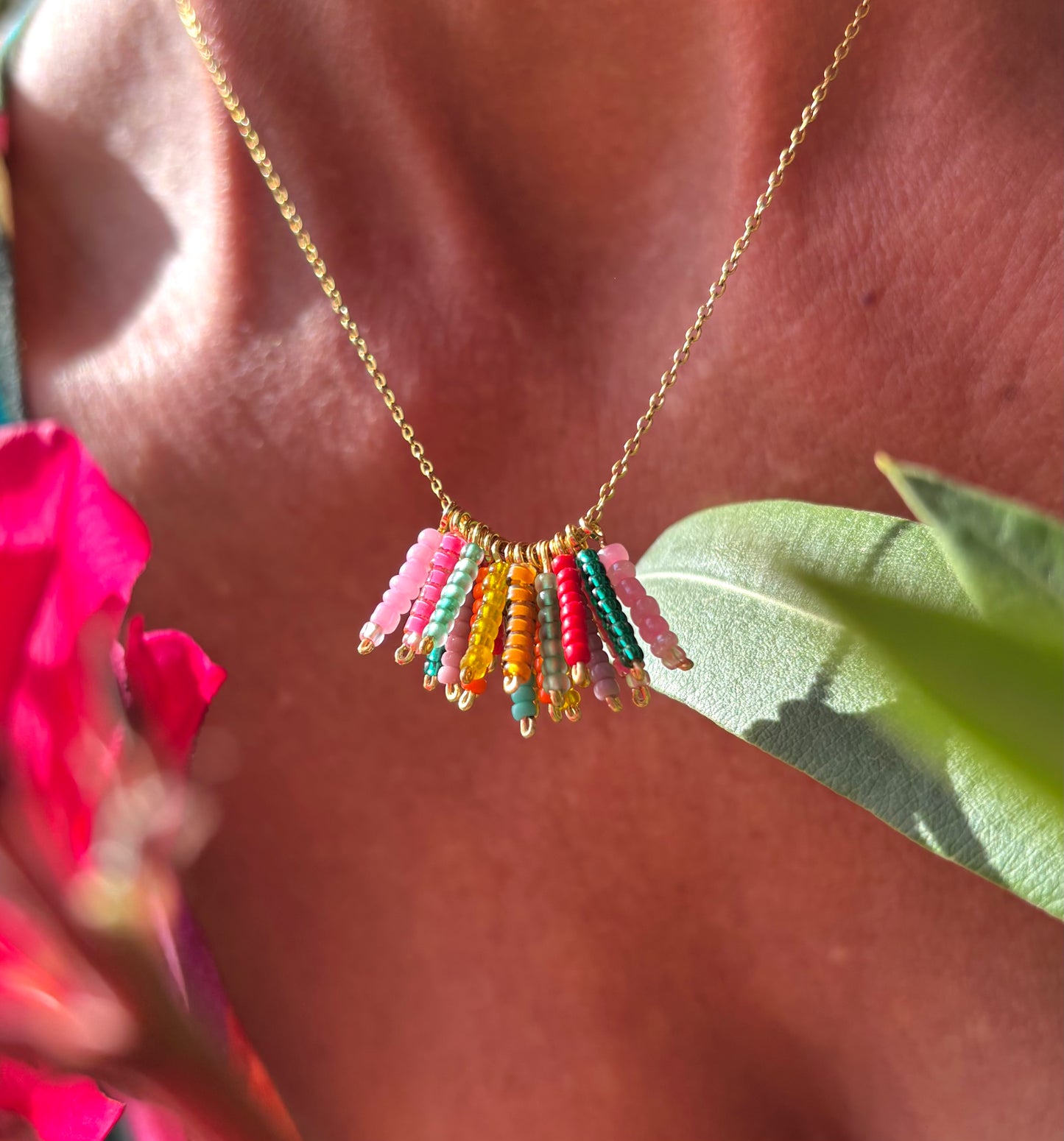 Flower Power Summer Set, Ohrringe und Halskette als bunte Sommer-Kombination mit wunderschönen Rocailles- Perlen