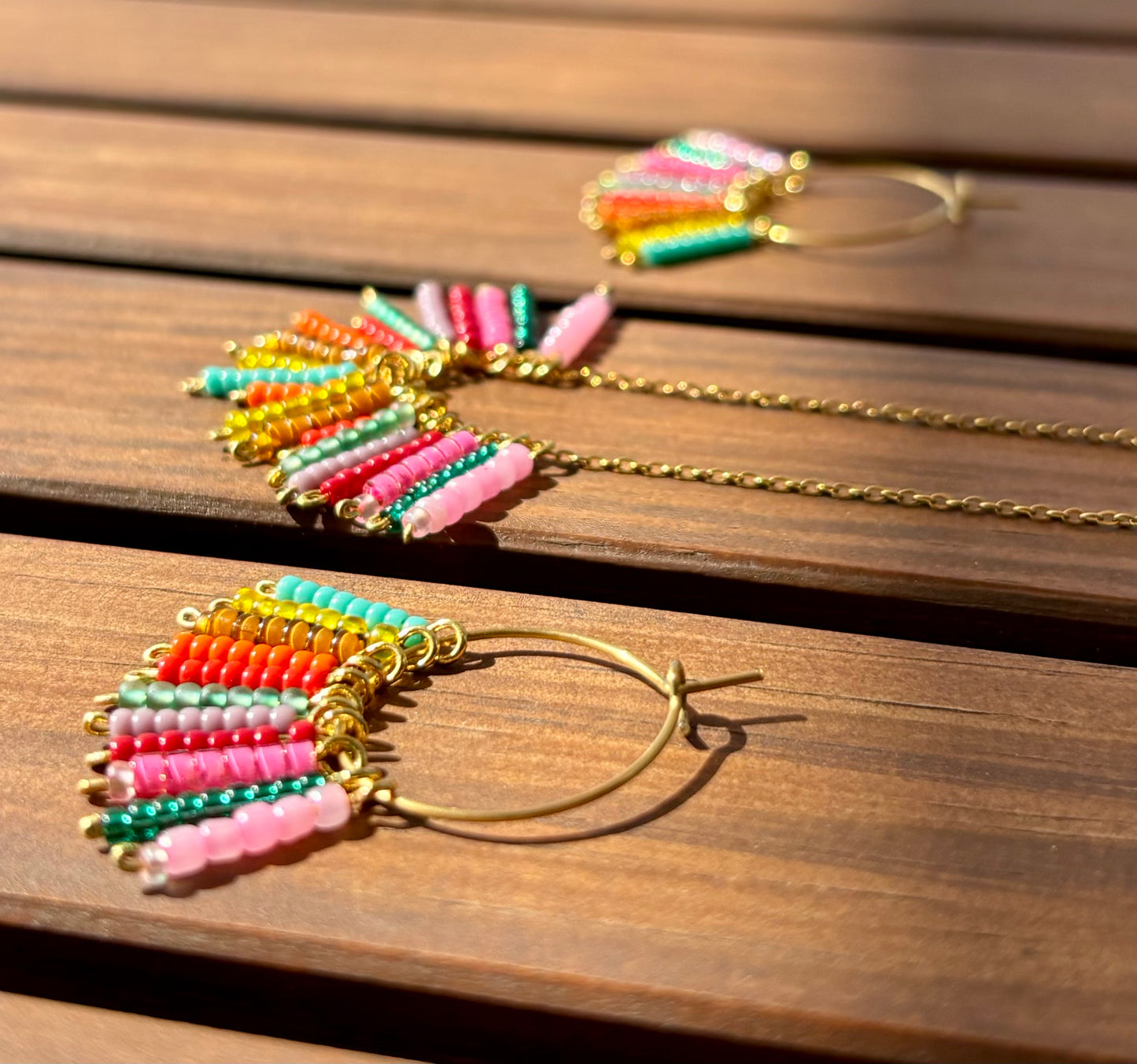 Flower Power Summer Set, Ohrringe und Halskette als bunte Sommer-Kombination mit wunderschönen Rocailles- Perlen