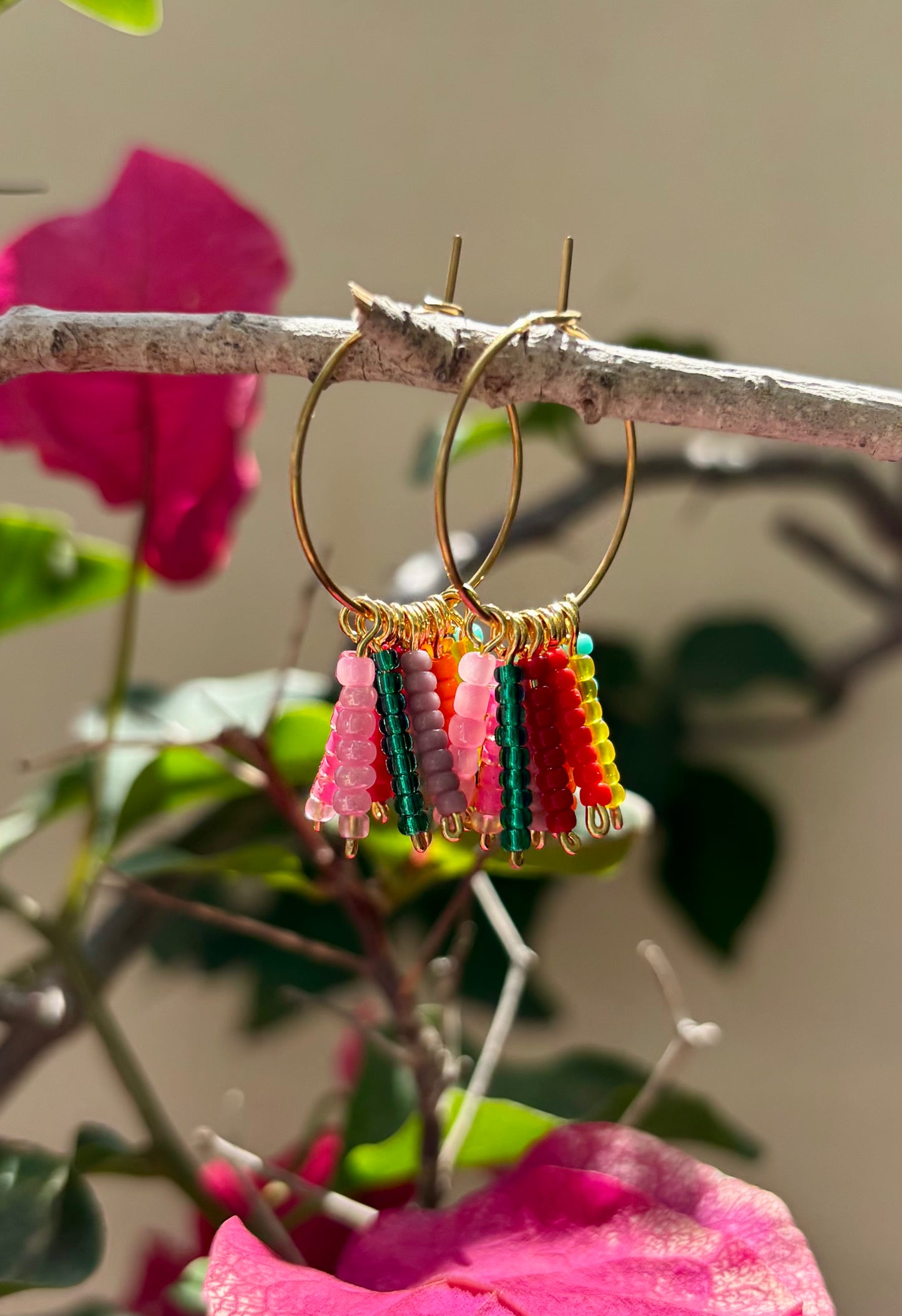 Flower Power Summer Set, Ohrringe und Halskette als bunte Sommer-Kombination mit wunderschönen Rocailles- Perlen