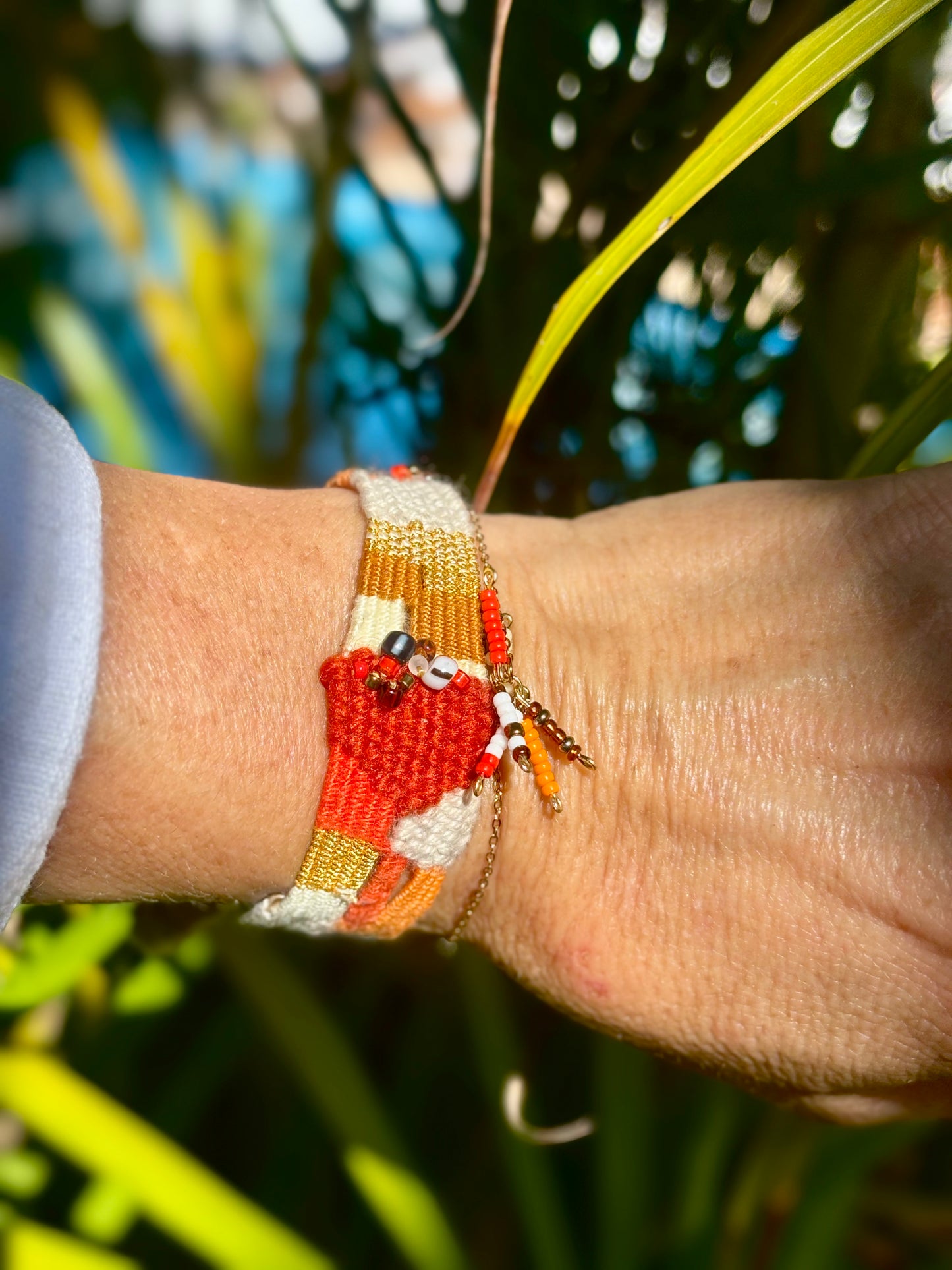 Tierra- Wundervolles Schmuckset aus feinsten Rocailles - Perlen und handgewebten Baumwollelementen. Handgearbeitete Einzelstücke in den schönsten Erdtönen. Halskette, Kreolen und 2 Armbänder.