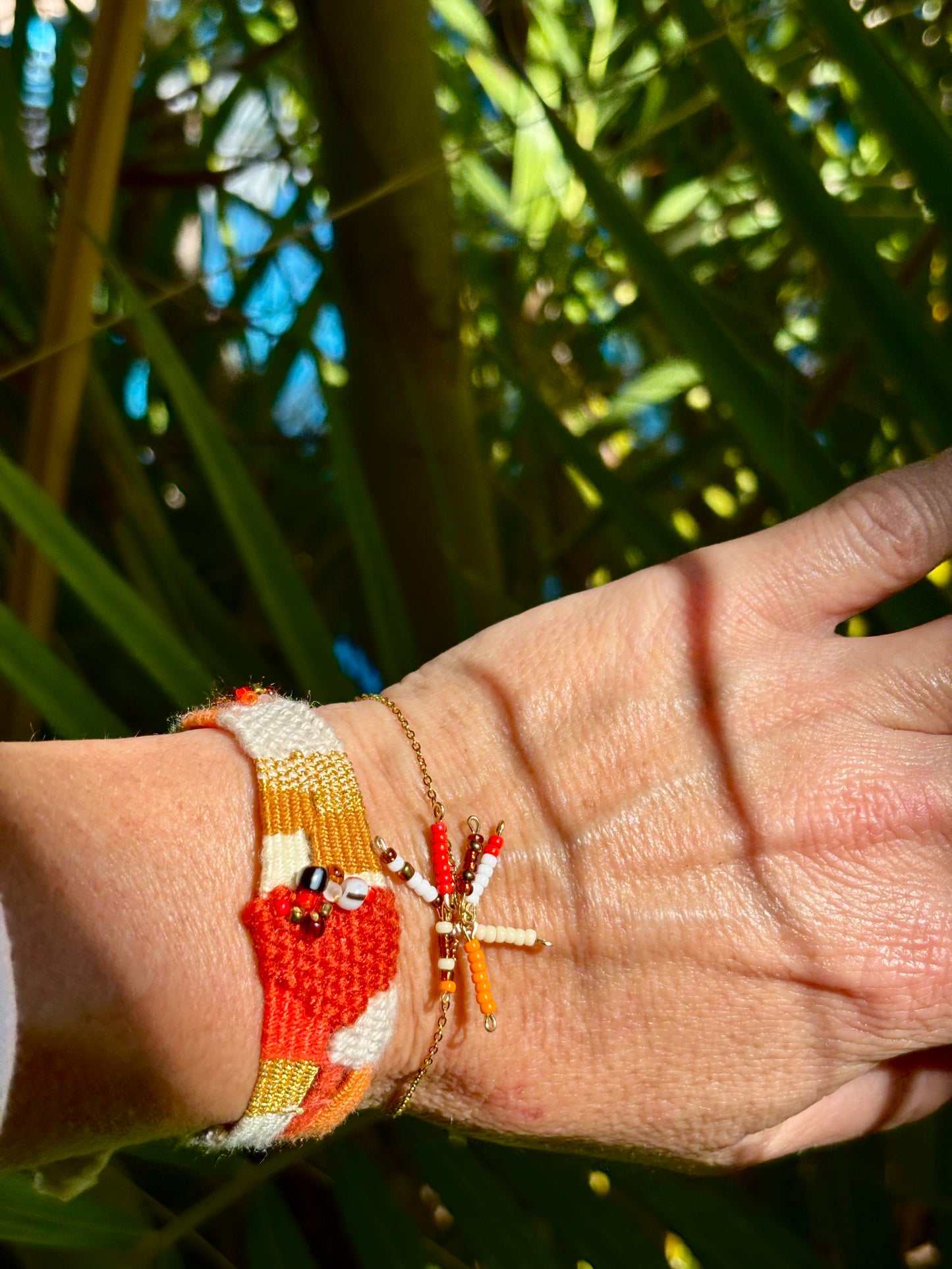 Tierra- Wundervolles Schmuckset aus feinsten Rocailles - Perlen und handgewebten Baumwollelementen. Handgearbeitete Einzelstücke in den schönsten Erdtönen. Halskette, Kreolen und 2 Armbänder.