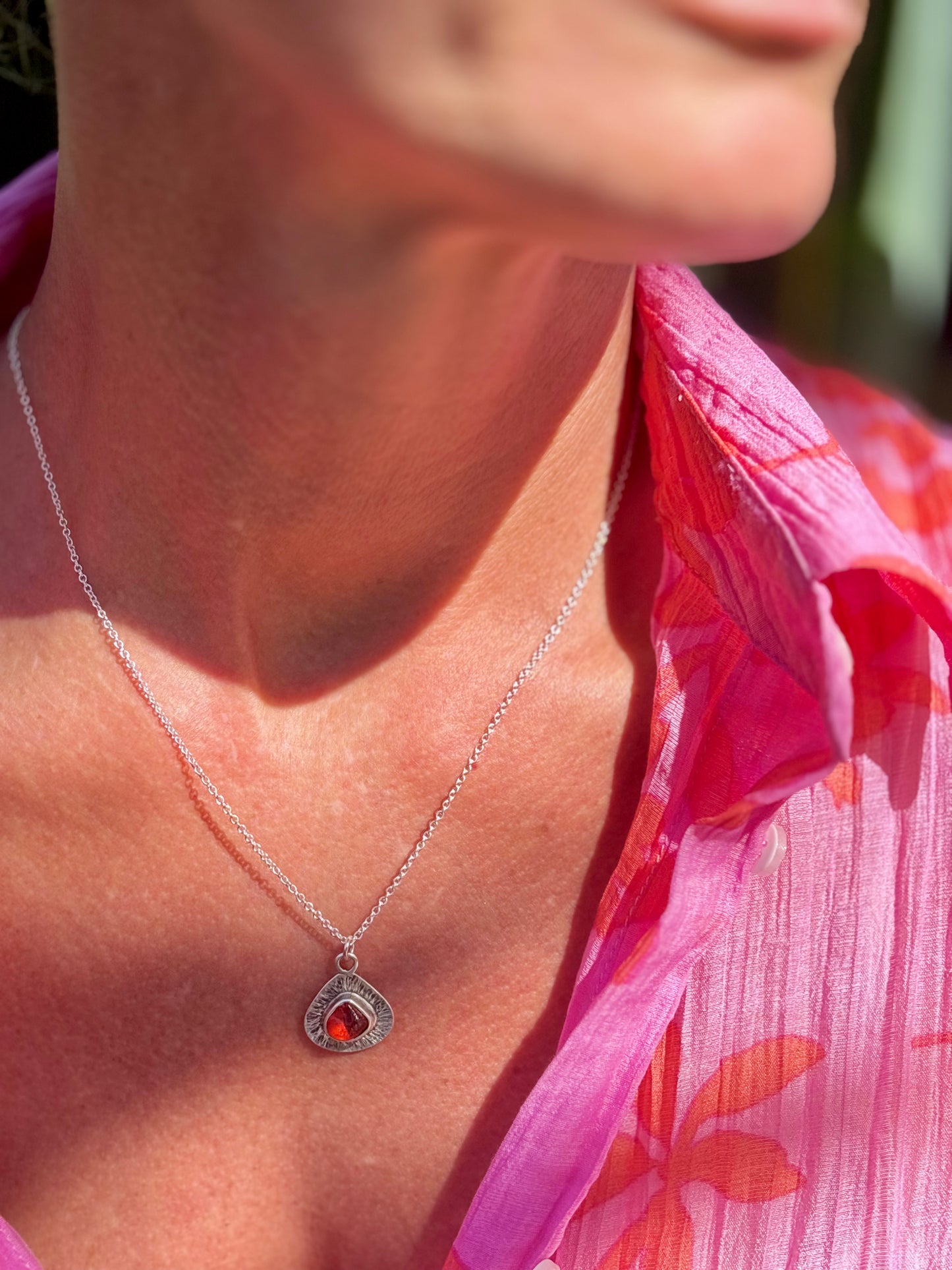 Rote-Meerglas-Halskette aus Sterlingsilber