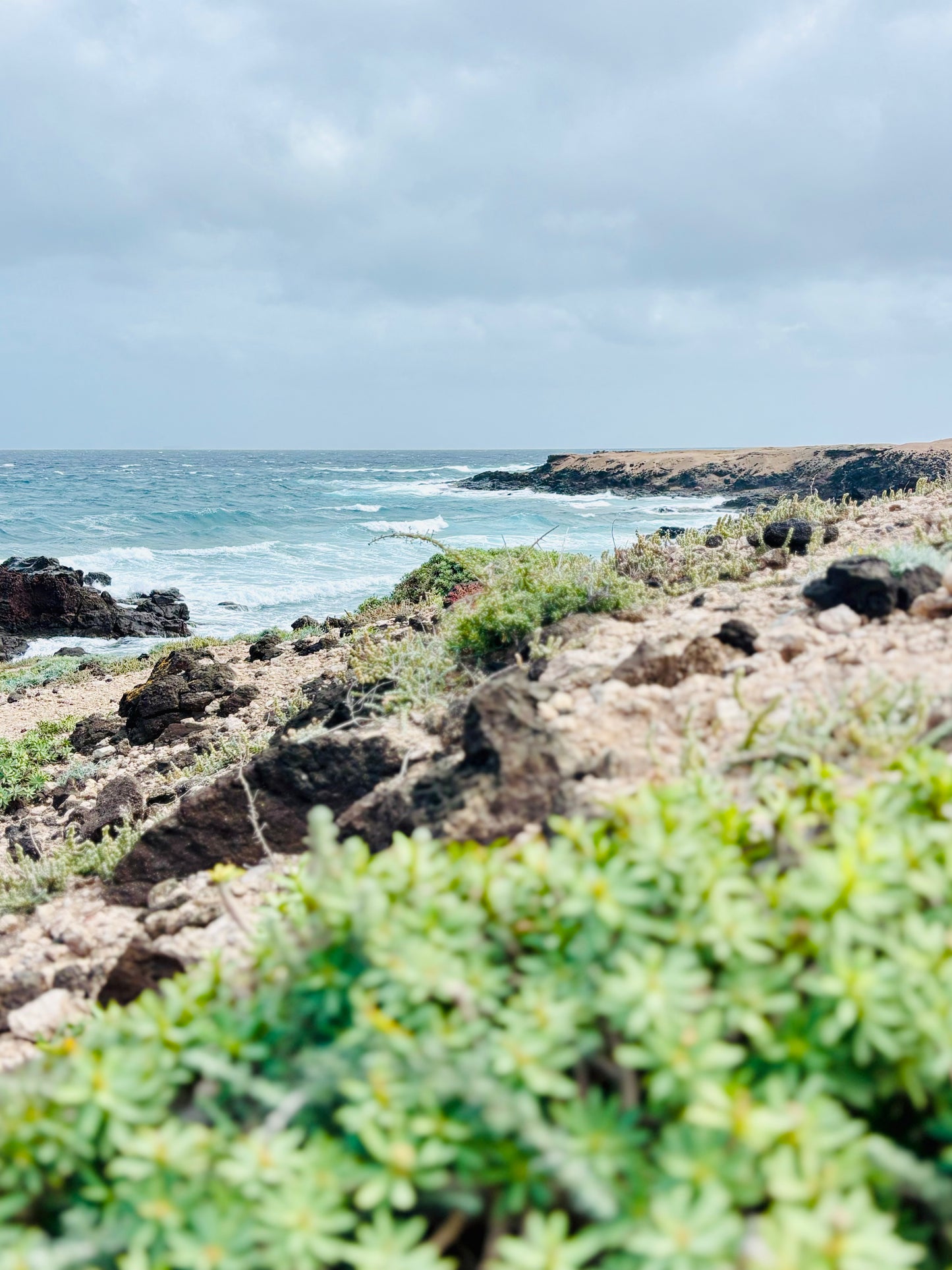 La Palma Ocean- Handgewebter Armschmuck in tollen frischen Farben. Komfortabel zu tragen und sehr bequem am Handgelenk. Ein leichtes Schmuckstück für gute Sommer Laune. Bestickt mit wunderschönen Rocailles- Perlen.