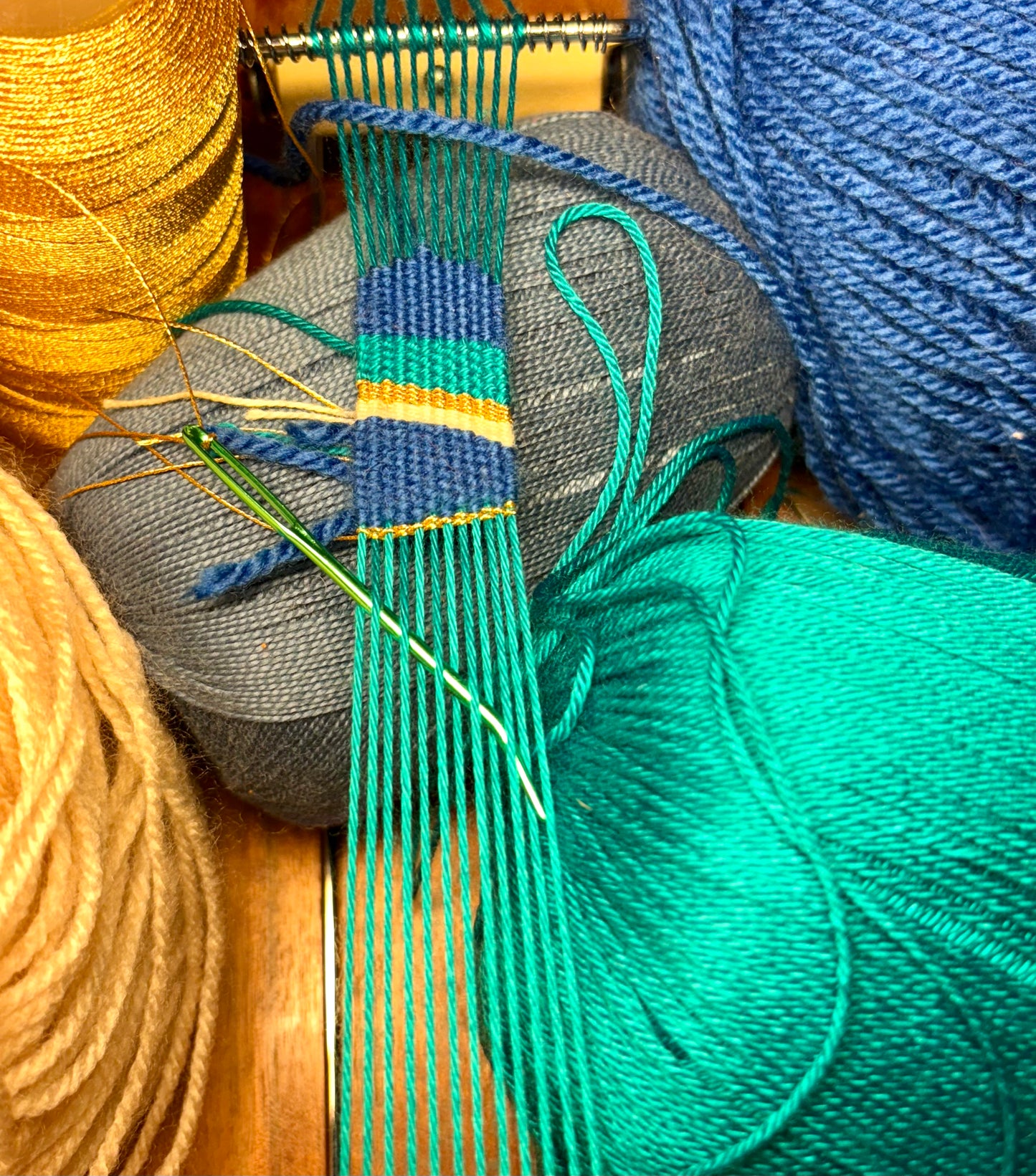 Sailing- 3 Armbänder von mir handgewebt. Maritim mit einem Touch Farbe. Wunderschönes Modestück für jedes Handgelenk. Bunt und tragbar aus feinster Baumwolle handgewebt.