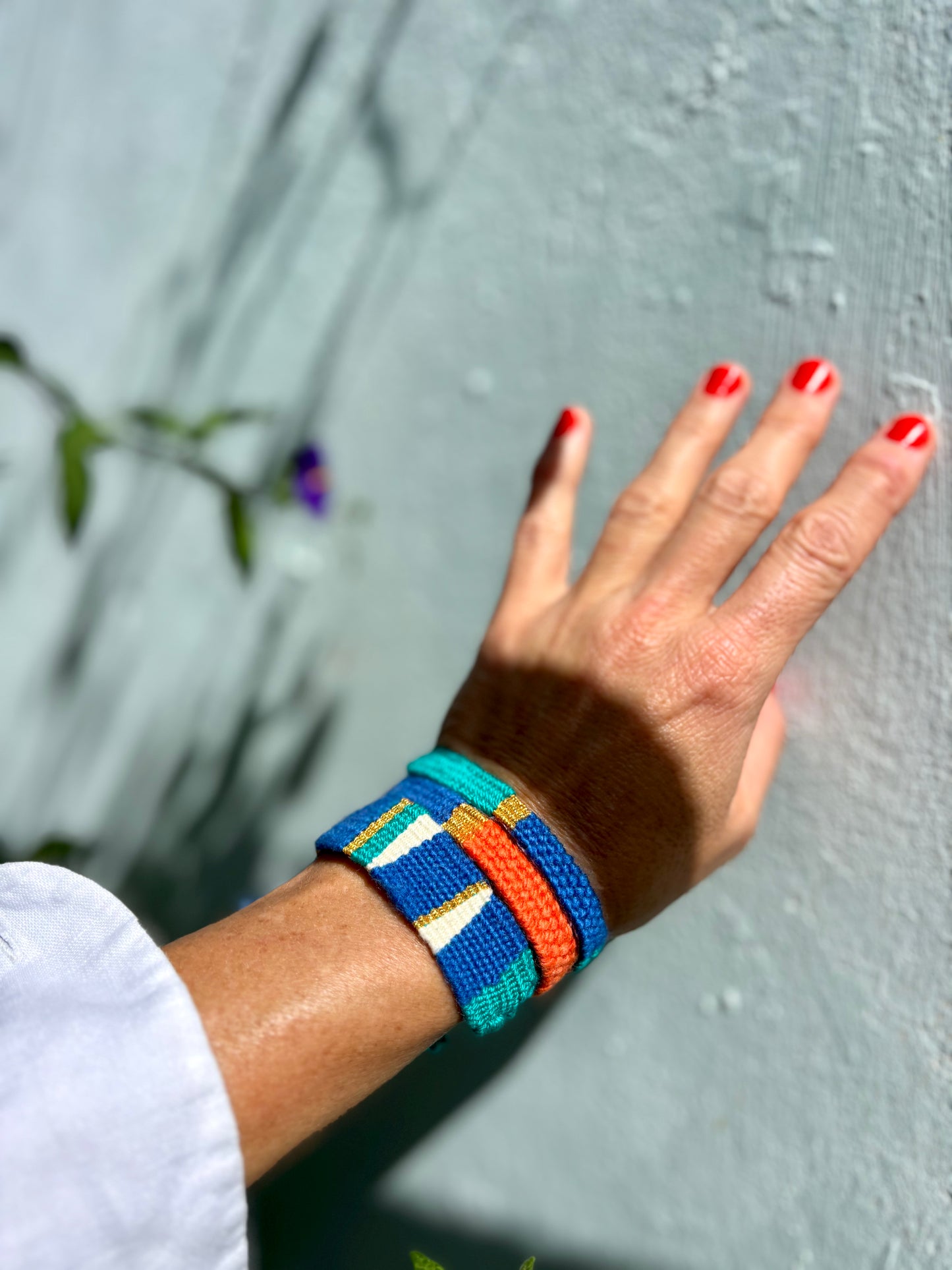 Sailing- 3 Armbänder von mir handgewebt. Maritim mit einem Touch Farbe. Wunderschönes Modestück für jedes Handgelenk. Bunt und tragbar aus feinster Baumwolle handgewebt.