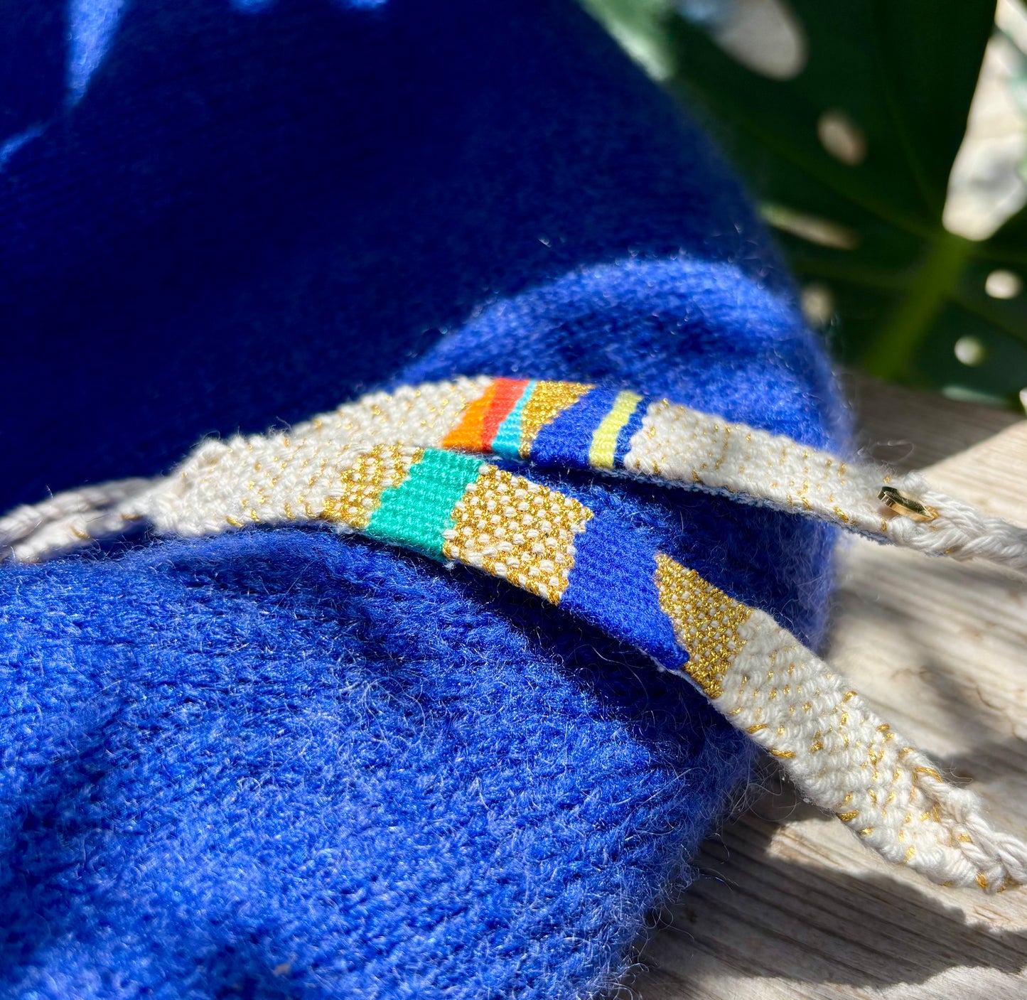 Sea Salt Collection- Sind 2 von mir handgewebte Armbänder, mit den leuchtenden Farben des Atlantiks. Gewebte Accessoires, leuchtend in Farbe und Design, sie sind wunderbar zu tragen und bequem am Handgelenk.