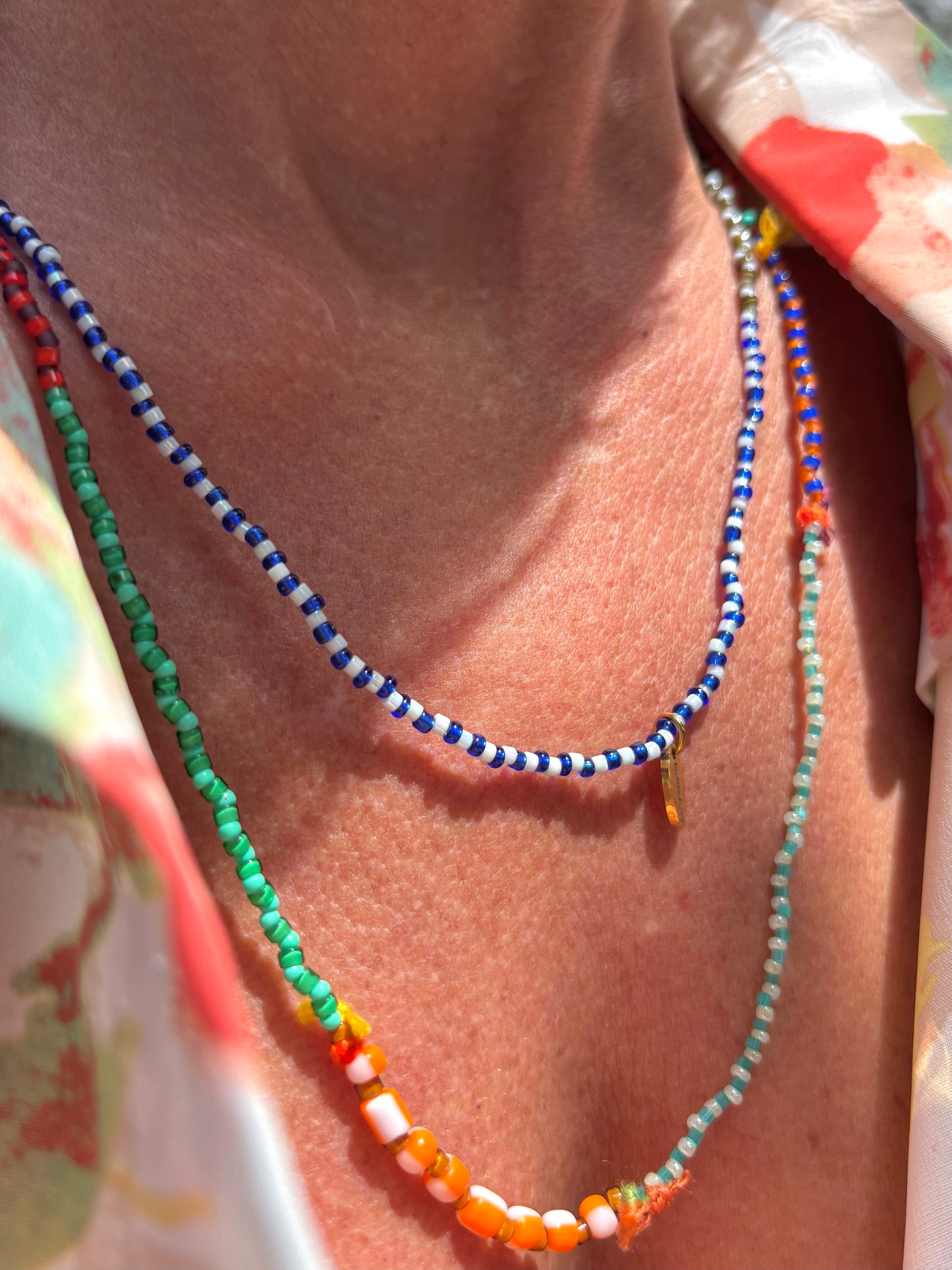Rainbow - Boho- Hippie- Style- Kette. Kunterbunte Rocailles- Perlen- Kette. Handgemachtes Einzelstück.