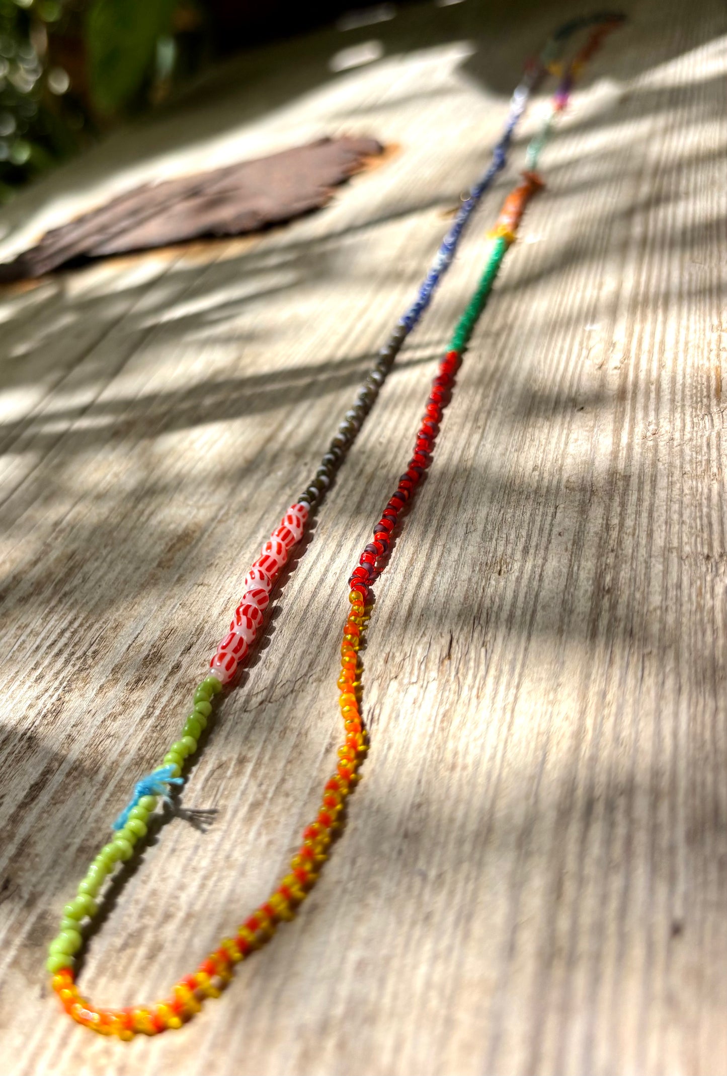 Rainbow - Boho- Hippie- Style- Kette. Kunterbunte Rocailles- Perlen- Kette. Handgemachtes Einzelstück.