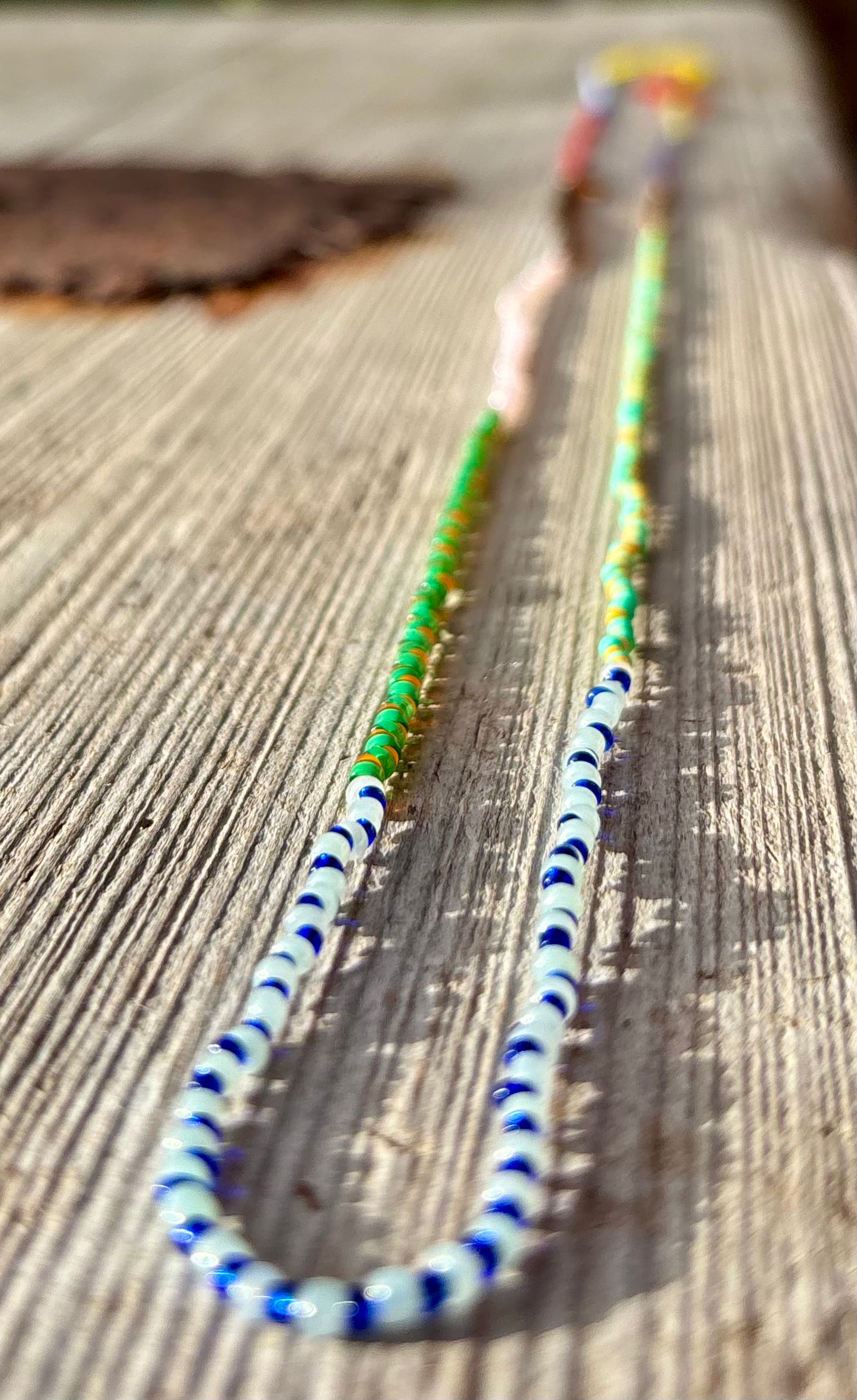 Sunshine Candy Necklace - Buntes Seed Bead Accessoire. Feinste Rocailles Perlen mit viel Liebe in eine schöne sommerliche Halskette verarbeitet.
